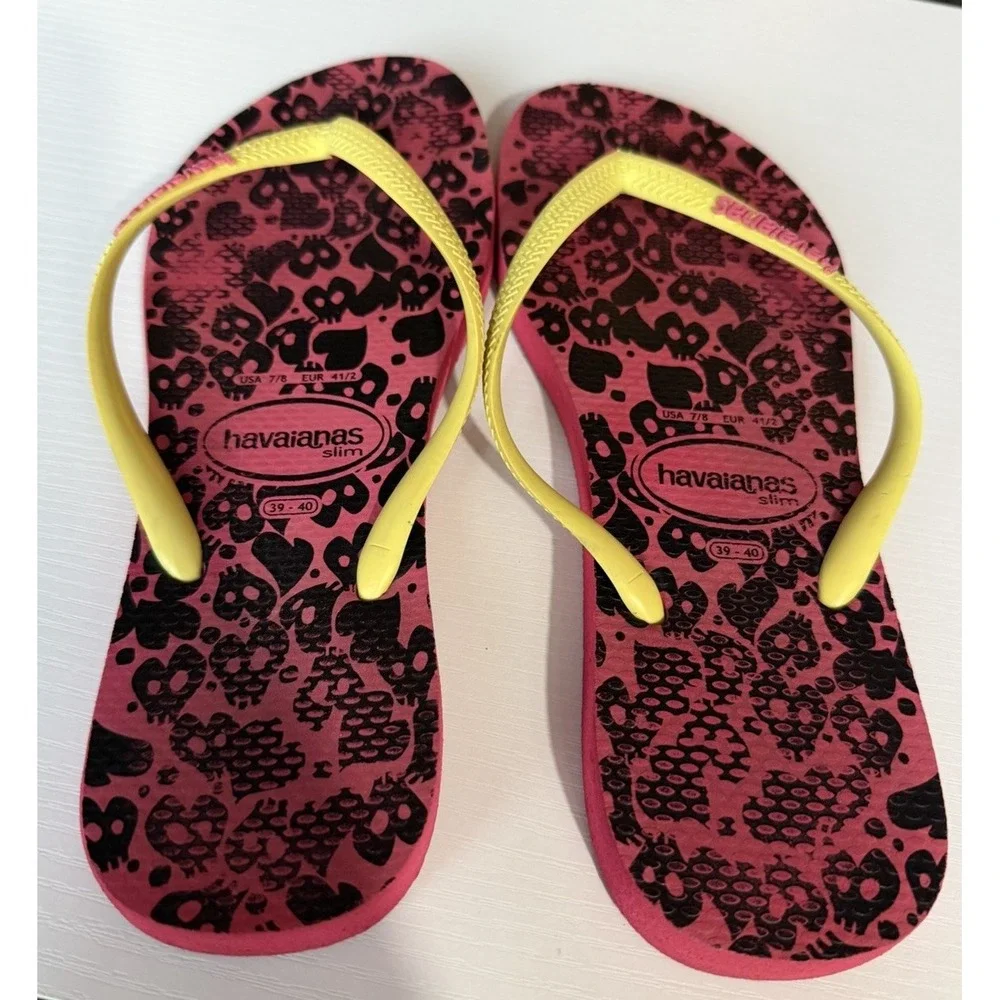 Havaianas Slim Flip Flops Women 7/8 Pink Yellow Skull Heart Print Sandals - Picture 6 of 12